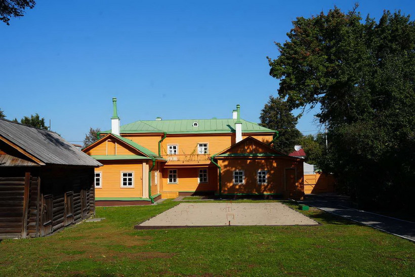 Nhà Lưu niệm Lenin đầu tiên ở nước Nga, xây dựng năm 1923 khi Lenin còn sống. (Ảnh: Tâm Hằng/TTXVN)