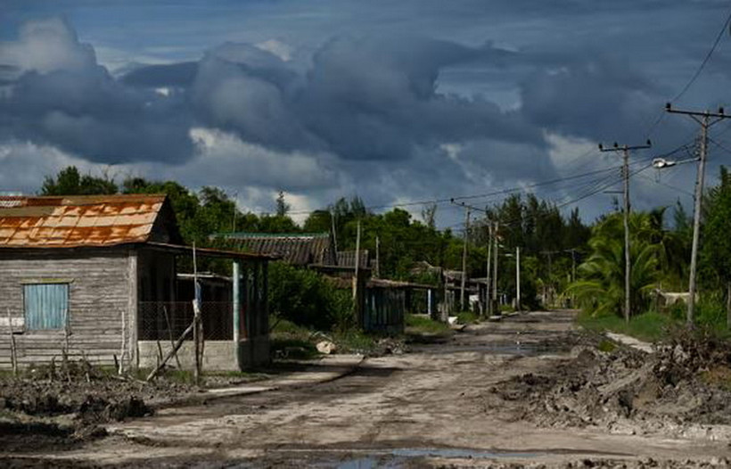 Một con phố vắng ở tỉnh Artemisa sau khi người dân được sơ tán. (Ảnh: AFP/Getty Images)