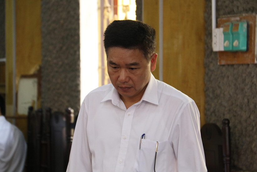 Bị cáo Trần Xuân Yến, nguyên Phó Giám đốc Sở Giáo dục và Đào tạo tỉnh Sơn La tại phiên tòa. (Ảnh: Hữu Quyết/TTXVN)