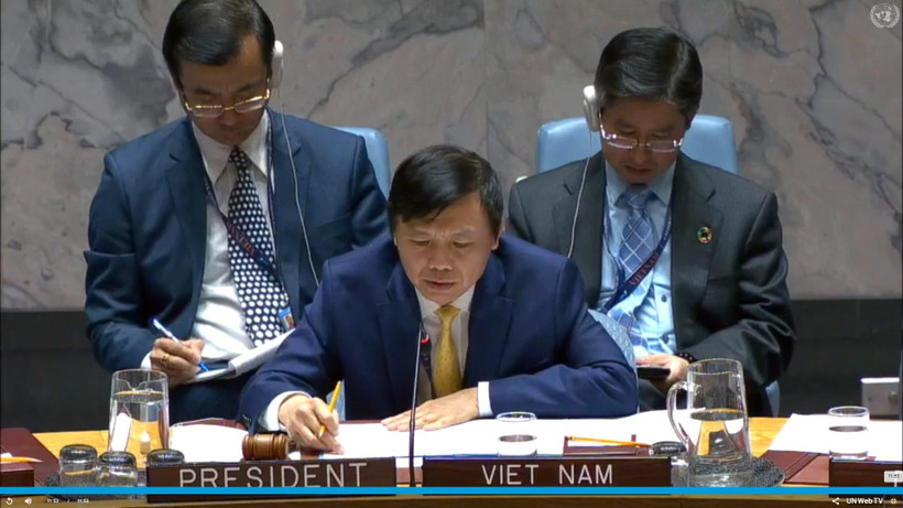 Đại sứ Đặng Đình Quý, Trưởng phái đoàn đại diện thường trực Việt Nam tại Liên hợp quốc phát biểu, chủ trì phiên họp HĐBA. (Ảnh: TTXVN phát)