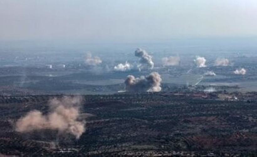 Khói bốc lên do giao tranh tại Syria. (Ảnh: IRNA/TTXVN)