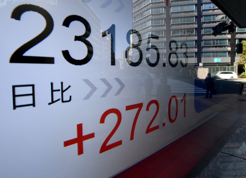 Bảng tỉ giá chứng khoán tại thủ đô Tokyo, Nhật Bản. (Ảnh minh họa. AFP/TTXVN)