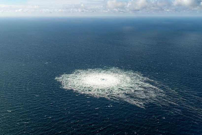 Vị trí rò rỉ trên đường ống dẫn khí đốt Dòng chảy phương Bắc dưới biển Baltic ngày 27/9/2022. (Ảnh: AFP/TTXVN)