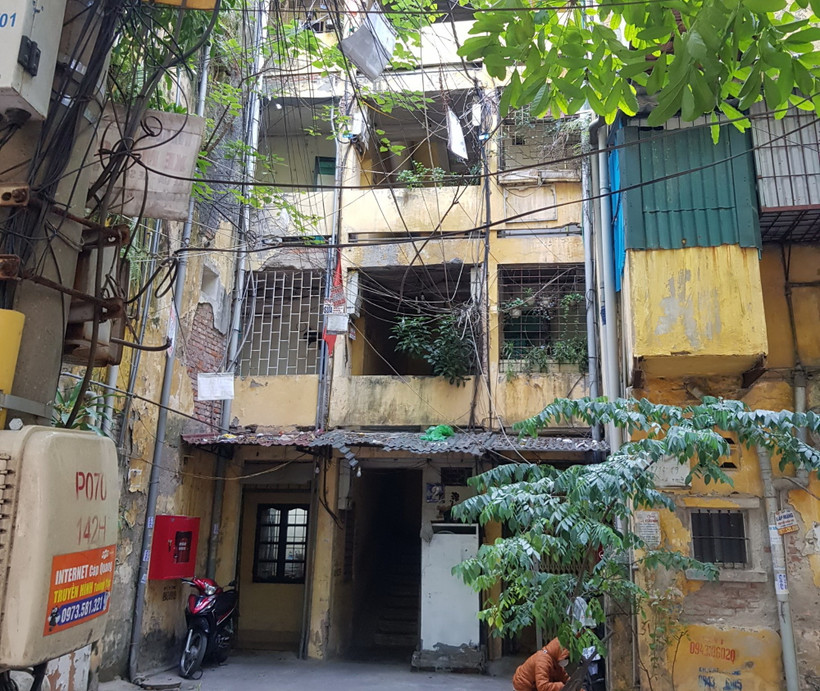 Tòa nhà C9 Khu tập thể Kim Liên, quận Đống Đa. (Ảnh Mạnh Khánh/TTXVN)