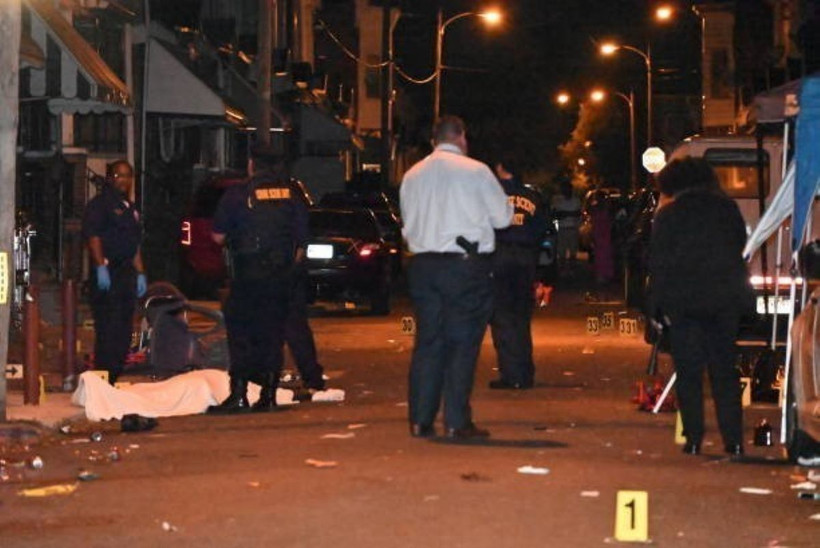 Hiện trường một vụ xả súng tại Mỹ. (Ảnh: Getty Images/TTXVN)