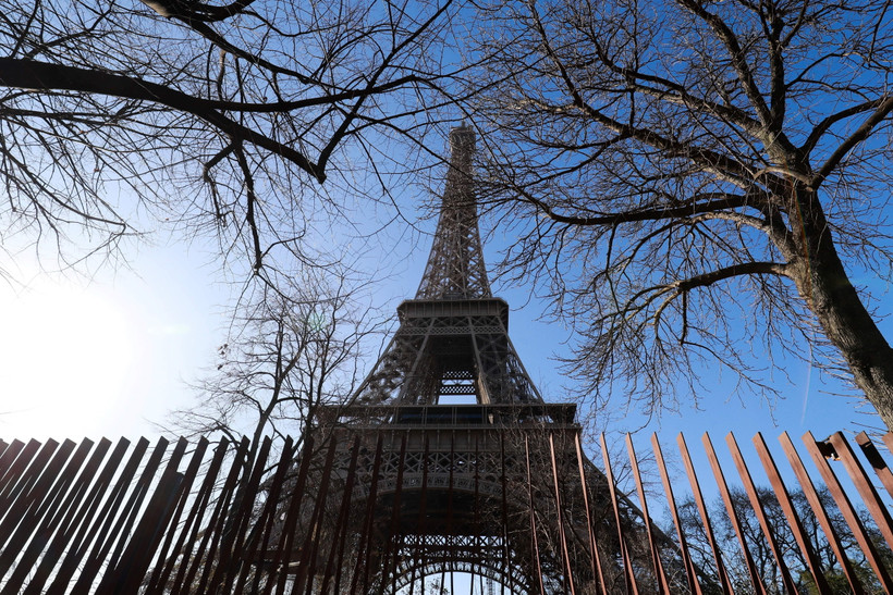 Tháp Eiffel phải đóng cửa do đình công. (Ảnh: AFP/TTXVN)