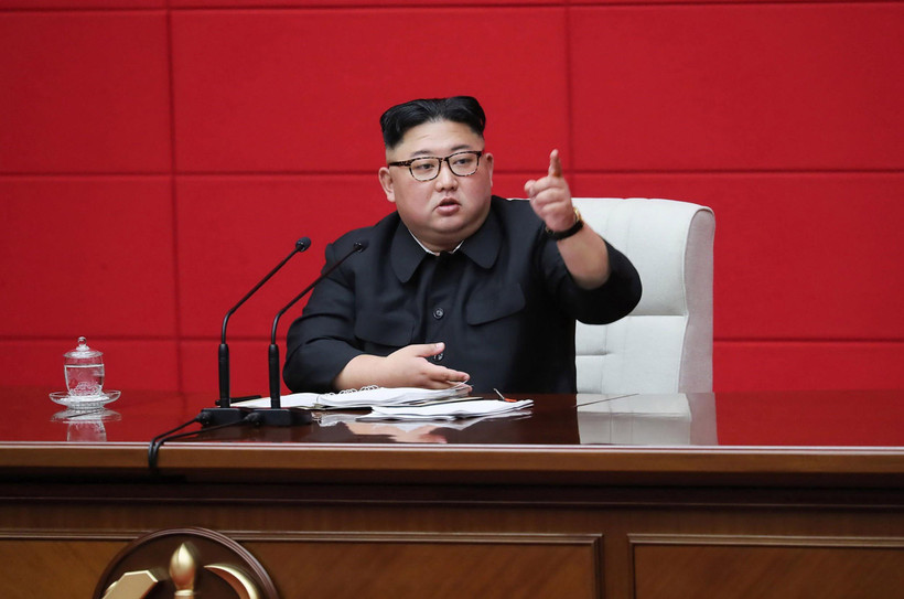 Nhà lãnh đạo Triều Tiên Kim Jong-un phát biểu trong phiên họp toàn thể lần thứ 4 Ủy ban Trung ương Đảng Lao động Triều Tiên tại Bình Nhưỡng ngày 10/4/2019. (Ảnh: AFP/TTXVN)