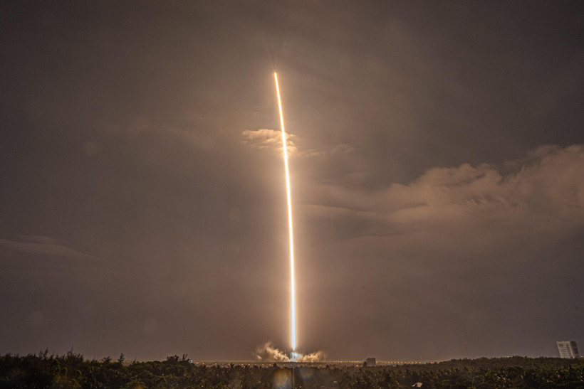 Tên lửa Trường Chinh-7 mang theo tàu vũ trụ chở hàng Thiên Chu-2 rời khỏi bệ phóng tại bãi phóng tàu vũ trụ Văn Xương ở tỉnh Hải Nam, Trung Quốc ngày 29/5/2021. (Ảnh: THX/TTXVN)