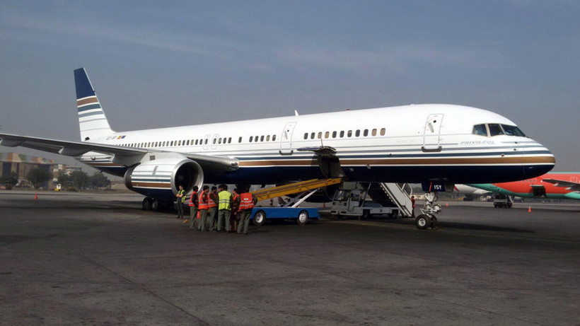 Máy bay hạ cánh tại sân bay quốc tế Benazir Bhutto ở Islamabad, Pakistan. (Ảnh: AFP/TTXVN)