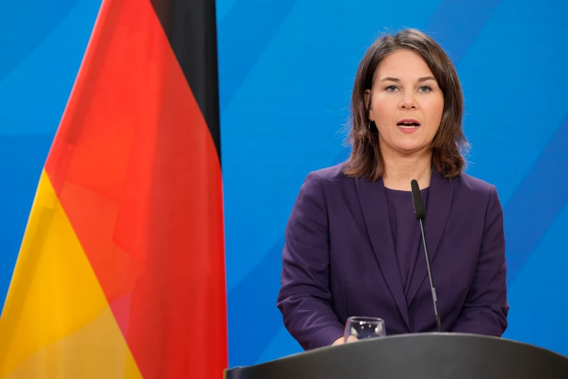 Ngoại trưởng Đức Annalena Baerbock trong một cuộc họp báo tại Berlin. (Ảnh: AFP/TTXVN)