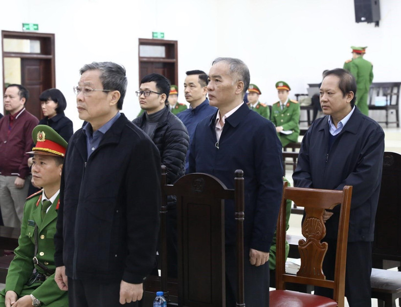 Bị cáo Nguyễn Bắc Son (cựu Bộ trưởng Bộ Thông tin và Truyền thông) nghe tòa tuyên án. (Ảnh: Văn Điệp/TTXVN)