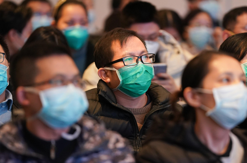 Nhân viên y tế từ thành phố Thượng Hải tham dự khóa đào tạo về dịch bệnh phổi do virus corona mới gây ra tại Vũ Hán, tỉnh Hồ Bắc, Trung Quốc, ngày 25/1. (Ảnh:THX/TTXVN)