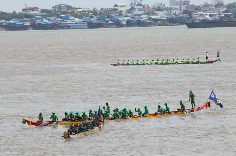 Ngày hội năm nay thu hút số thuyền tham gia đông nhất từ trước đến nay. (Ảnh: Huỳnh Thảo/TTXVN)