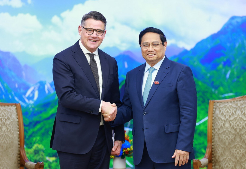 Thủ tướng Phạm Minh Chính tiếp Thủ hiến bang Hessen (Đức) Boris Rhein. (Ảnh: Dương Giang/TTXVN)