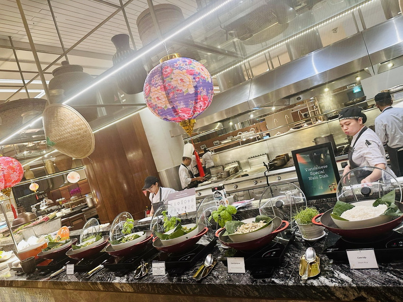 Dãy đồ ăn Việt Nam được bày biện đẹp mắt. (Ảnh: minh họa. Đỗ Quyên/TTXVN)