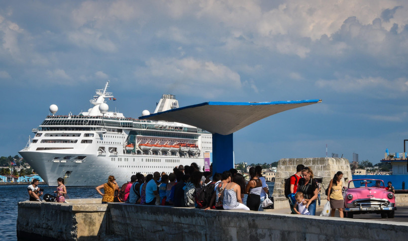 Một tàu du lịch của Mỹ rời La Habana, Cuba ngày 5/6/2019, sau khi chính quyền Mỹ áp đặt những biện pháp hạn chế du lịch đối với Cuba. (Ảnh: AFP/TTXVN)