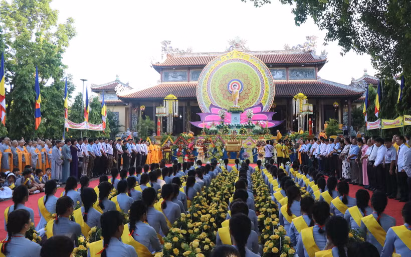 Đại lễ Phật đản Phật lịch 2567 tại Thừa Thiên-Huế. (Ảnh: Tường Vi/TTXVN)