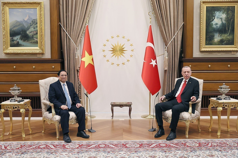 Thủ tướng Phạm Minh Chính hội kiến Tổng thống Thổ Nhĩ Kỳ Recep Tayyip Erdogan. (Ảnh: Dương Giang/TTXVN)