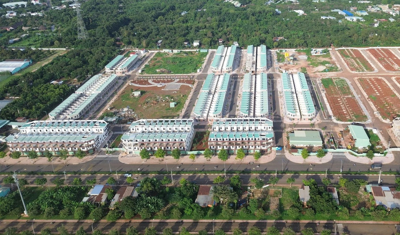 Dự án nhà ở xã hội đang được xây dựng tại thành phố Long Khánh (Đồng Nai). (Ảnh: Công Phong/TTXVN)