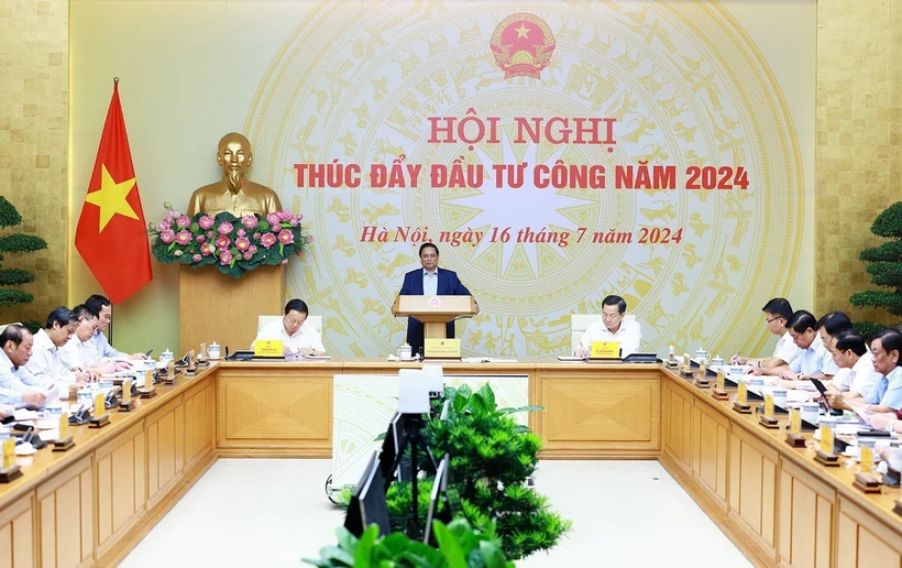 Thủ tướng Phạm Minh Chính chủ trì Hội nghị thúc đẩy đầu tư công năm 2024. (Ảnh: Dương Giang/TTXVN)