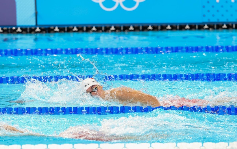 Huy Hoàng thi đấu ở làn bơi số 2. (Ảnh: Hoàng Linh/TTXVN) 