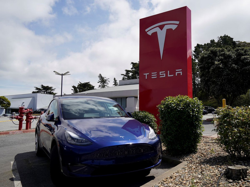 Một cửa hàng của Tesla tại San Mateo, California, Mỹ. (Ảnh: THX/TTXVN)