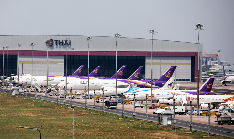 Máy bay của Thai Airways tại sân bay Suvarnabhumi ở Bangkok, Thái Lan. (Ảnh: AFP/TTXVN)