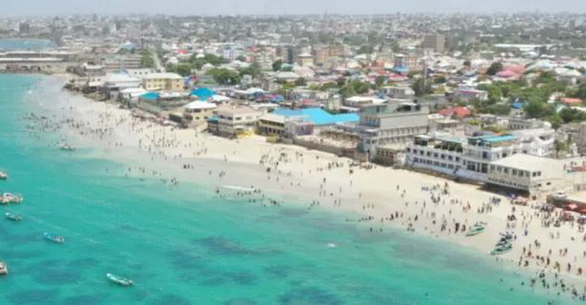 Một khu nghỉ dưỡng bên bờ biển ở thủ đô Mogadishu. (Ảnh: stratnews global)