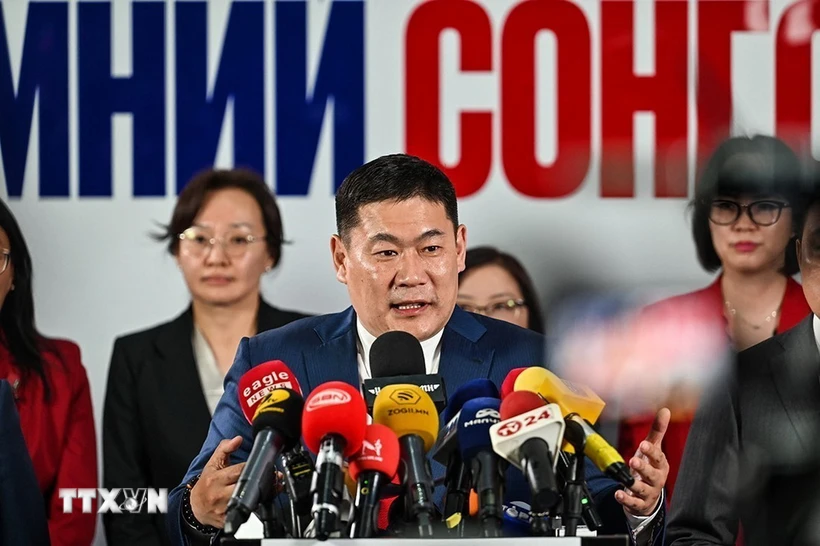 Thủ tướng Mông Cổ Luvsannamsrain Oyun-Erdene. (Ảnh: Aaljazeera/TTXVN)