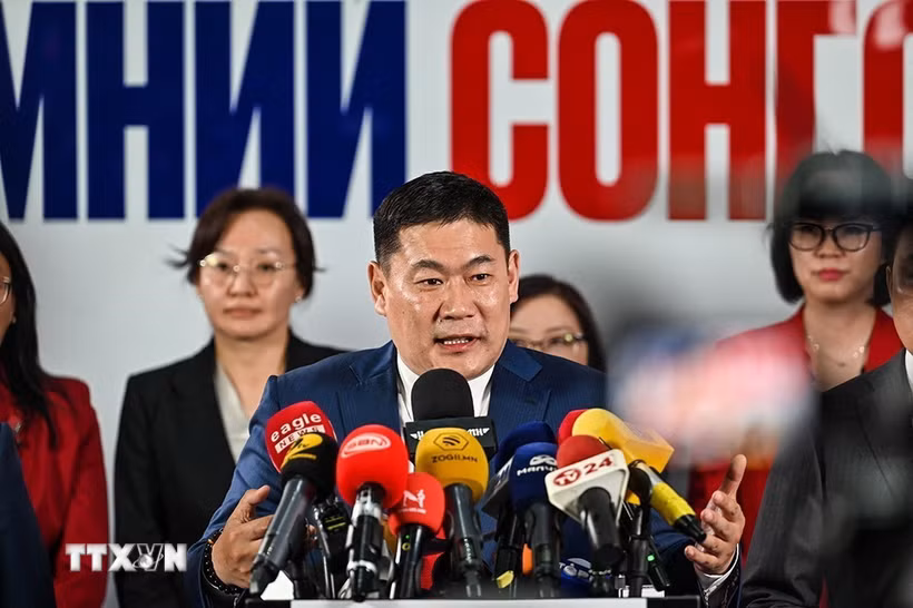 Thủ tướng Mông Cổ Luvsannamsrain Oyun-Erdene. (Ảnh: Aaljazeera/TTXVN)