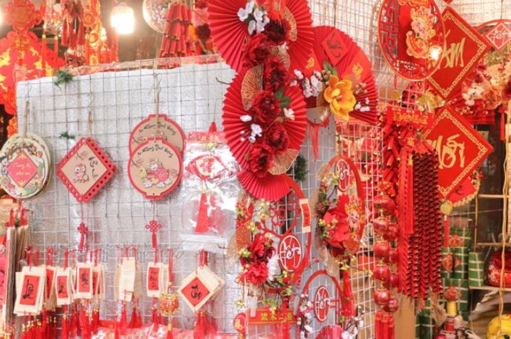 Những sản phẩm trang trí nhà cửa. (Ảnh: Việt Anh/Vietnam+)