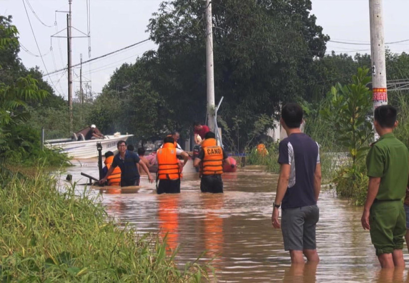 Lũ gây ngập ở thành phố Đồng Xoài, tỉnh Bình Phước, ngày 5/10/2019. (Ảnh: Dương Chí Tưởng/TTXVN)