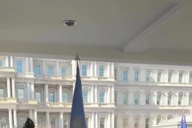 Ông Trump pha trò về trang phục của Tổng thống Ukraine Zelensky khi vừa gặp mặt