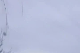 Khoảnh khắc xe trinh sát Ukraine vãi mưa đạn lửa vào vị trí quân Nga