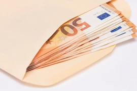 Từ khách sạn 5 sao tới phong bì đầy tiền: Hé lộ về một phi vụ lừa đảo Bitcoin khó tin