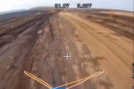 Drone Nga núp dưới đất phục kích, bất ngờ hạ xe chở lính Ukraine