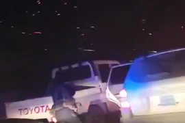 Lính chính quyền mới ở Syria hoảng loạn vãi mưa đạn khi dính phục kích