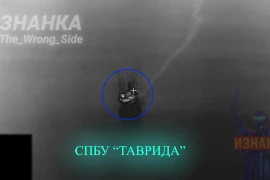 Khoảnh khắc tên lửa hành trình Kh-22 Nga đánh trúng giàn khoan khổng lồ của Ukraine