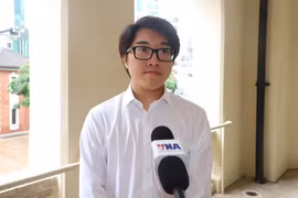 Bạn Nguyễn Nhân Trí - Chủ tịch Hội sinh viên Việt Nam tại Hong Kong, sinh viên Đại học Metropolitan Hong Kong trả lời phỏng vấn của PV TTXVN. (Ảnh: Xuân Vịnh/TTXVN)