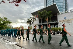 Bộ Chỉ huy Quân sự thành phố Đà Nẵng xuất quân bảo vệ an ninh, an toàn Lễ hội pháo hoa Quốc tế Đà Nẵng 2025. (Ảnh: Thanh Phong/Vietnam+)