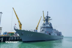 Tàu hộ vệ Asahi (Nhật Bản) cập tại cảng Tiên Sa, thành phố Đà Nẵng. (Ảnh: Thanh Phong/Vietnam+)