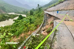 Vị trí sạt lở tuyến ĐT.601 tại Đà Nẵng. (Ảnh: Thanh Phong/Vietnam+)