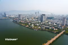 Toàn cảnh thành phố Đà Nẵng bên sông Hàn. (Ảnh: Thanh Phong/Vietnam+)
