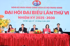 Đoàn Chủ tịch điều hành Đại hội. (Ảnh: Vietnam+)