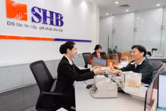 Giao dịch tại SHB. (Ảnh: Vietnam+)