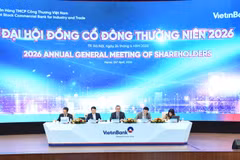 Ban chủ tọa tại Đại hội đồng cổ đông thường niên VietinBank. (Ảnh: Vietnam+)
