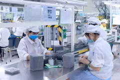 Sản xuất linh kiện điện tử tại Công ty Star Engineers Việt Nam, Khu công nghiệp Bình Xuyên I (Phú Thọ). (Ảnh: Nguyễn Thảo/TTXVN).