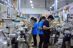 Tính chung chín tháng năm 2026, tổng kim ngạch xuất nhập khẩu hàng hóa vươn lên mốc 888,02 tỷ USD, tăng 30,4% so với năm trước. (Ảnh: Vietnam+)