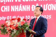Ông Tô Huy Vũ - Chủ tịch HĐTV Agribank phát biểu chỉ đạo công tác tổ chức sắp xếp mạng lưới hoạt động của các chi nhánh trên địa bàn tỉnh Nghệ An. (Ảnh: Vietnam+)