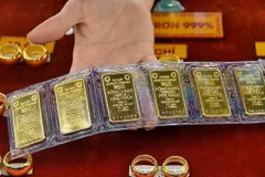 Giá vàng trong nước cao hơn thế giới 2,7 triệu đồng. (Ảnh: Vietnam+)